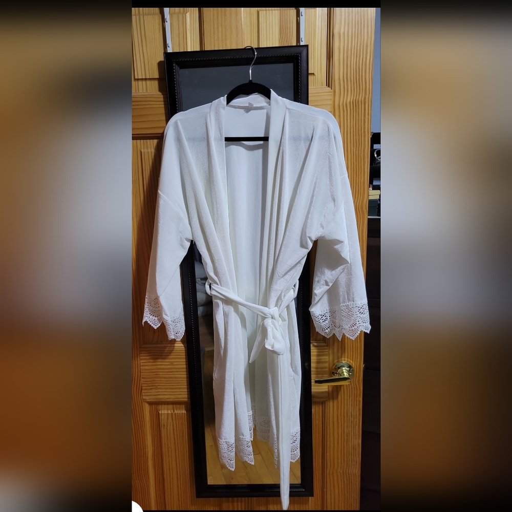 Plus Size Velvet Lace Robe